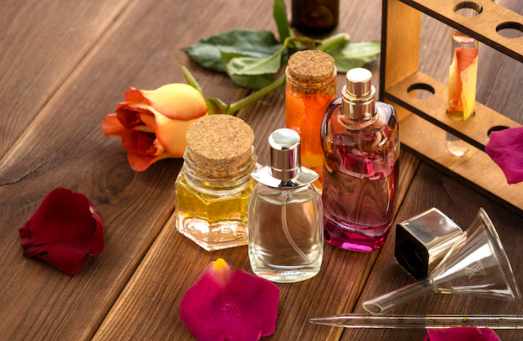 دليلك الشامل حول أنواع تركيز العطور ومدة ثباتها