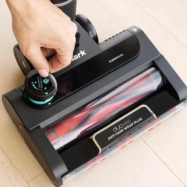 Ninja Shark Stratos Cordless Stick Vacuum Cleaner IZ400UKT