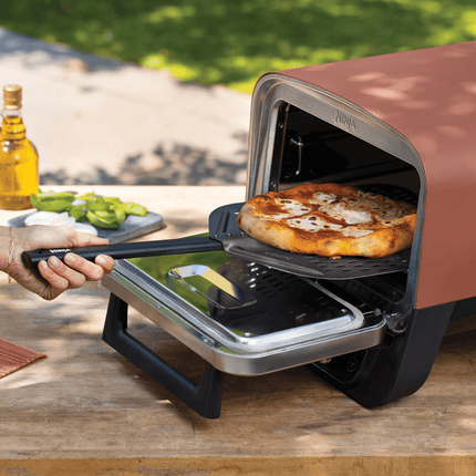 Ninja Woodfire Electric Outdoor Oven, Artisan Pizza Maker and BBQ Smoker OO101UK